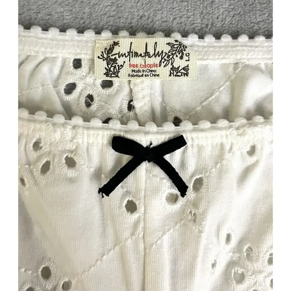 Free People Intimately Ivory Eyelet Size L Capri Pants Crop Coquette Flirty NEW
